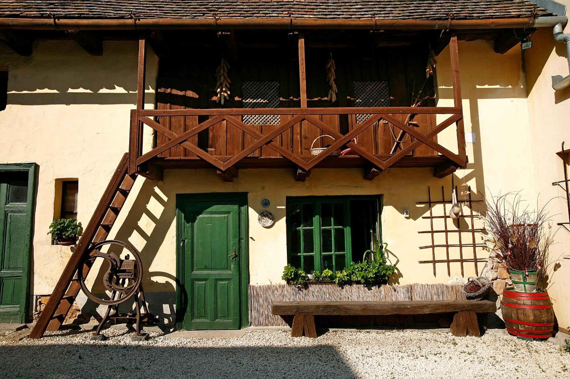Keszi Panzió Hotel Budakeszi Exterior foto