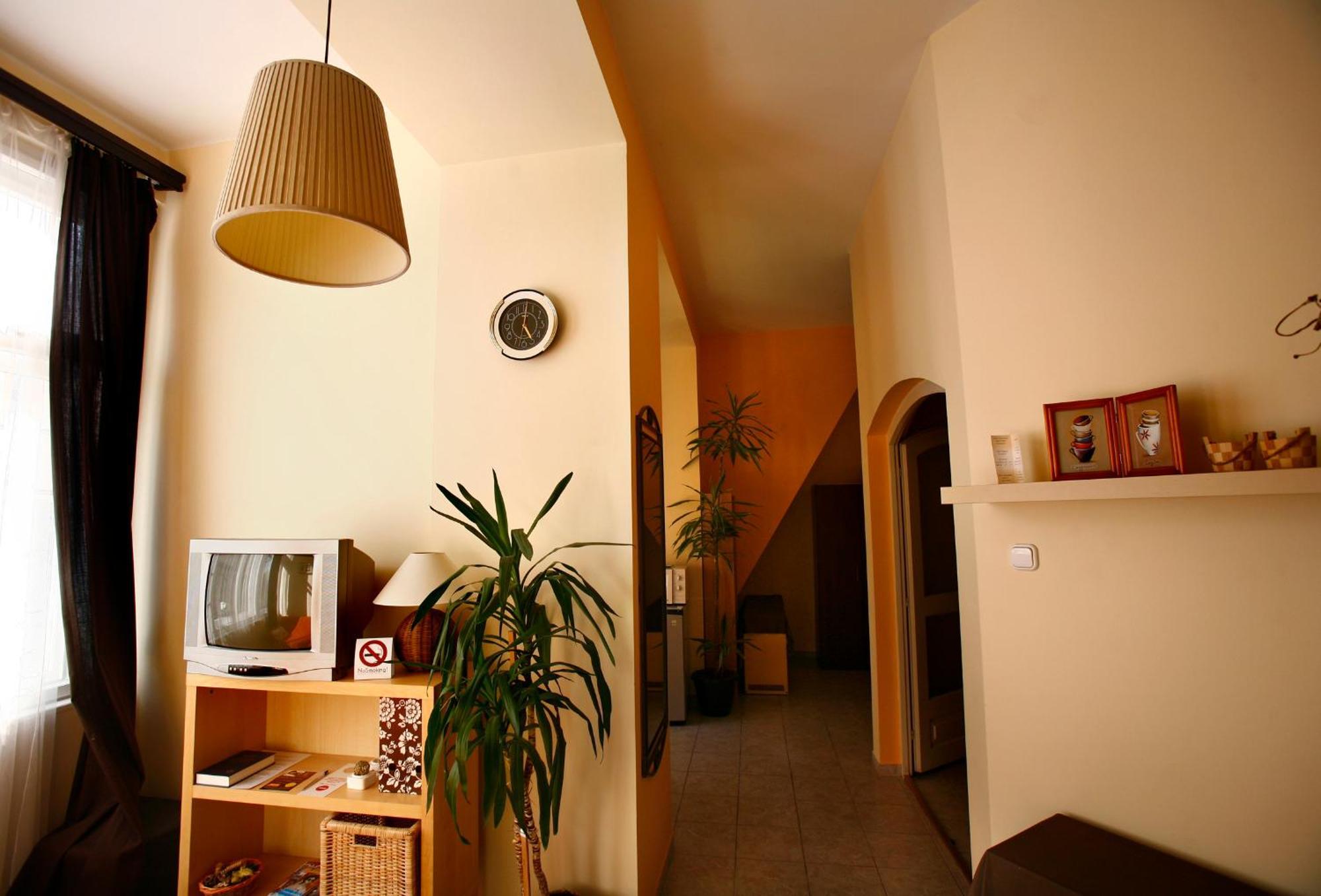 Keszi Panzió Hotel Budakeszi Exterior foto